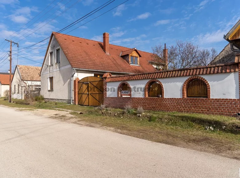6 room house 207 m² Pecsely, Hungary
