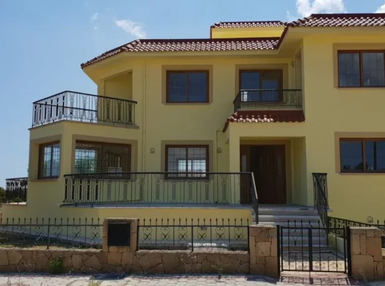 Villa de 4 dormitorios 365 m² Vasilia, Chipre