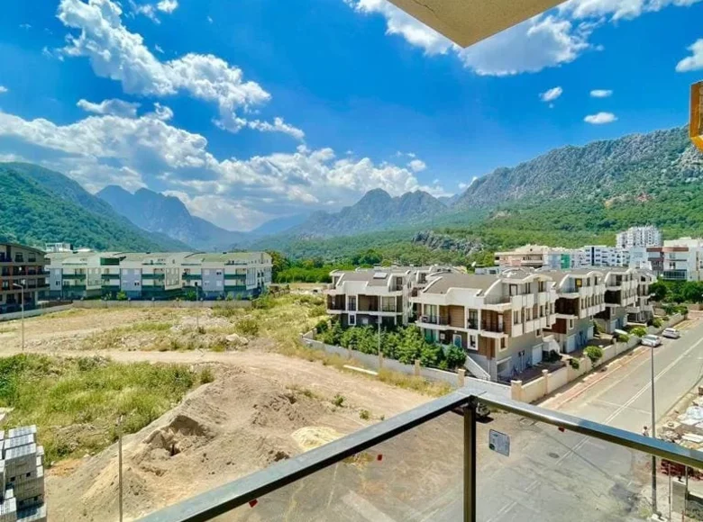 3 bedroom apartment 80 m² Muratpasa, Turkey