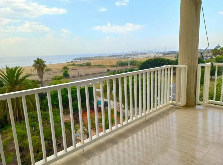 4 bedroom apartment 126 m² Premia de Dalt, Spain