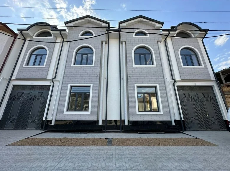 Kottej 7 xonalar 400 m² Toshkentda