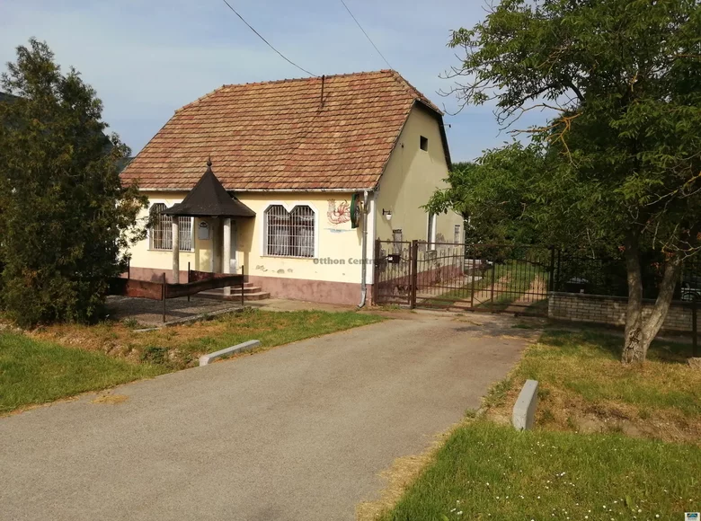 House 127 m² Kisber, Hungary