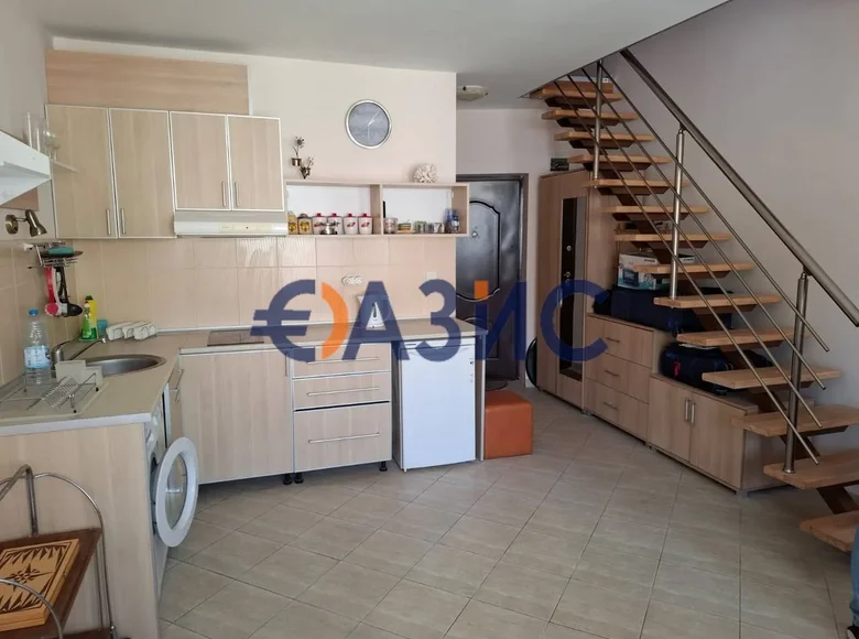 Квартира 2 комнаты 75 м² Несебр, Болгария