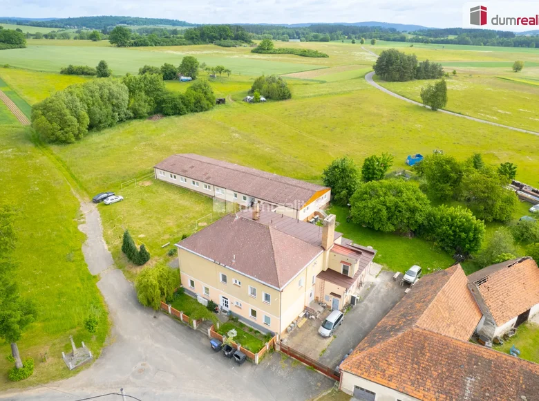 Propriété commerciale 932 m² à Nalzovske Hory, République tchèque