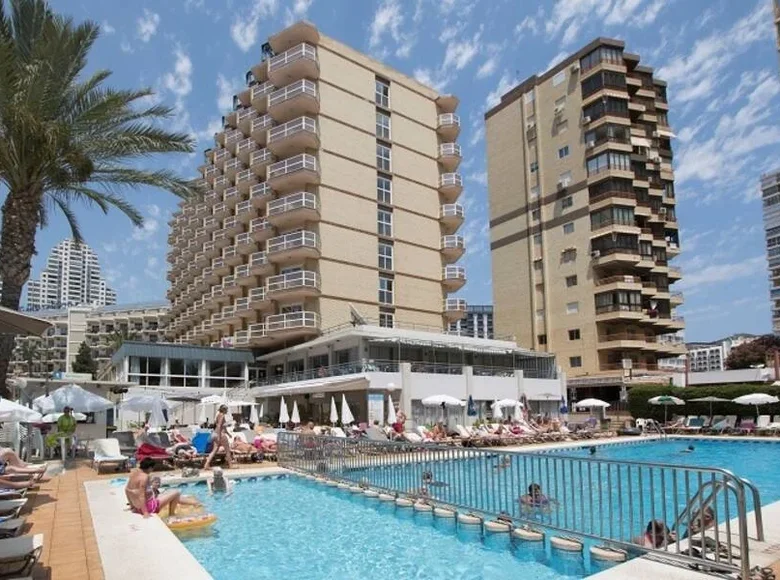 Apart-hotel with 36 apartments in the center of Benidorm, €5.0 million.