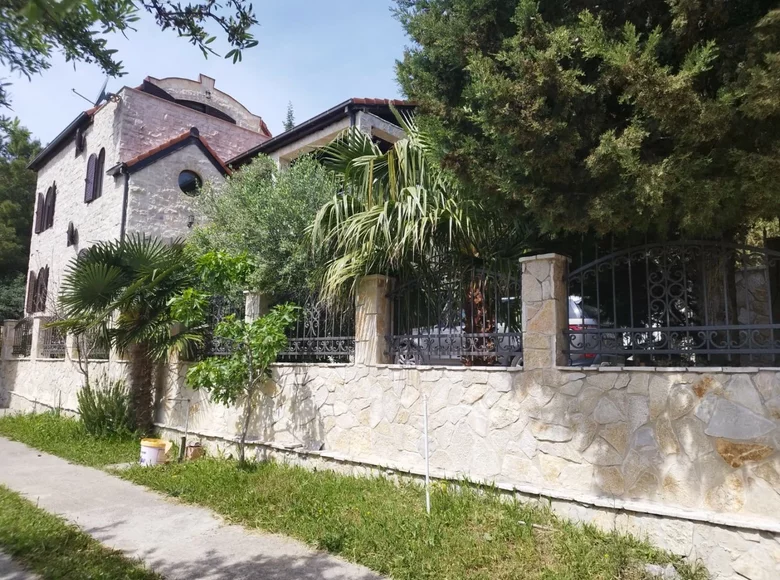 Commercial property 200 m² in Montenegro, Montenegro