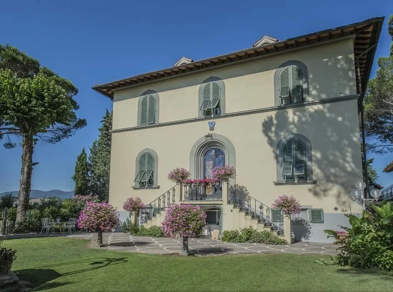 Villa 25 Zimmer 716 m² Florenz, Italien