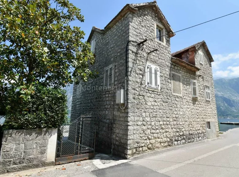 Dom 3 pokoi 130 m² Bijela, Czarnogóra