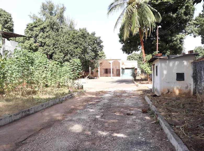 Land 1 950 m² Kanifing, Gambia