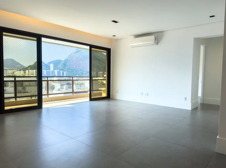3 bedroom apartment 150 m² in Regiao Geografica Imediata do Rio de Janeiro, Brazil