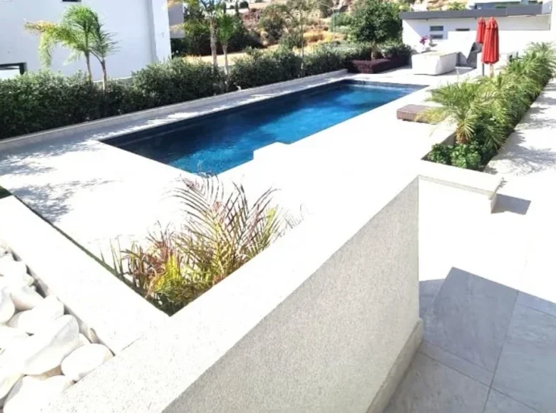 4 bedroom house 300 m² Demos Agiou Athanasiou, Cyprus