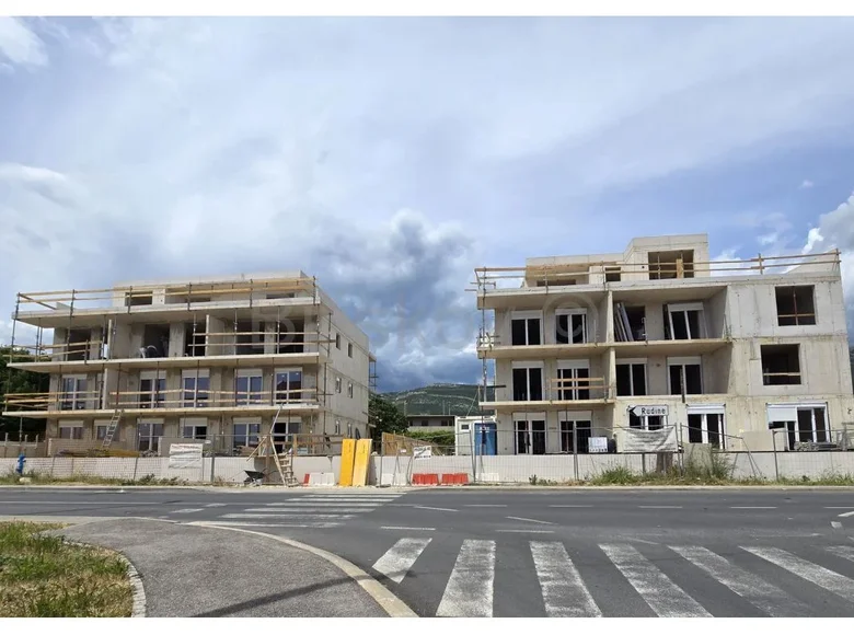 Apartamento 1 habitación 61 m² Kastel Novi, Croacia