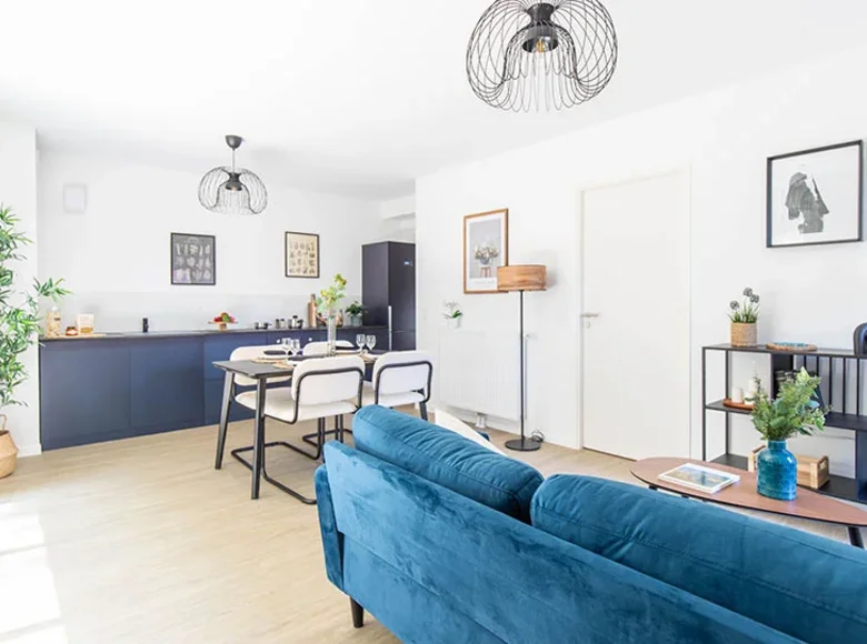 3 bedroom apartment 71 m² France, France