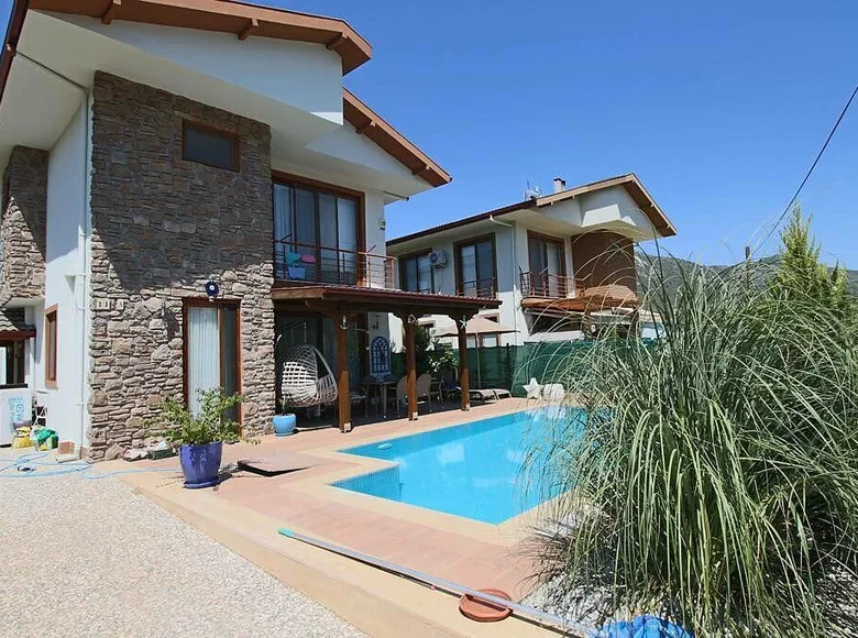 Willa 4 pokoi 190 m² w Yesiluezuemlue, Turcja