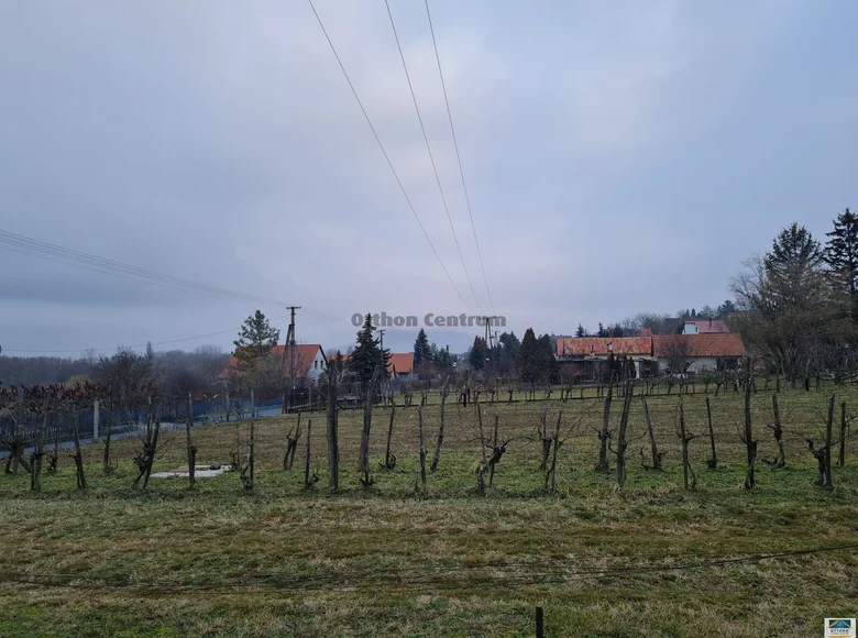 Land 1 066 m² Badacsonytoerdemic, Hungary