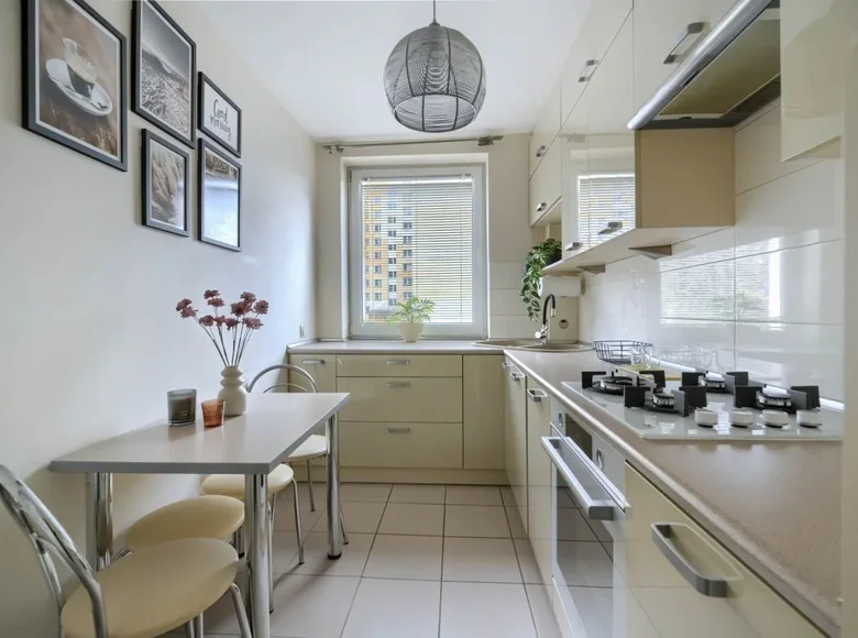 2 room apartment 46 m² Warsaw, Poland