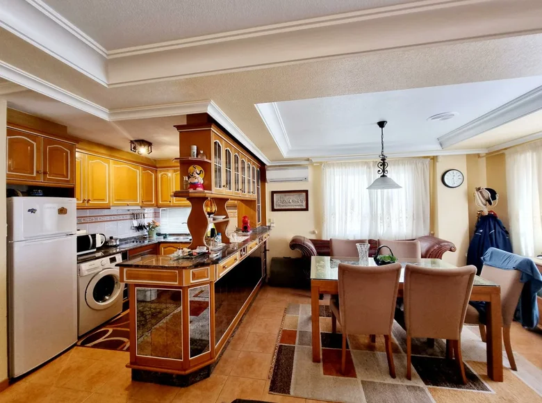 Villa de tres dormitorios 66 m² Torrevieja, Španjolska