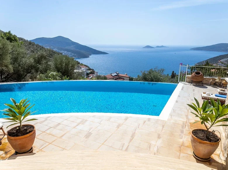 5 bedroom villa 350 m² Kalkan, Turkey