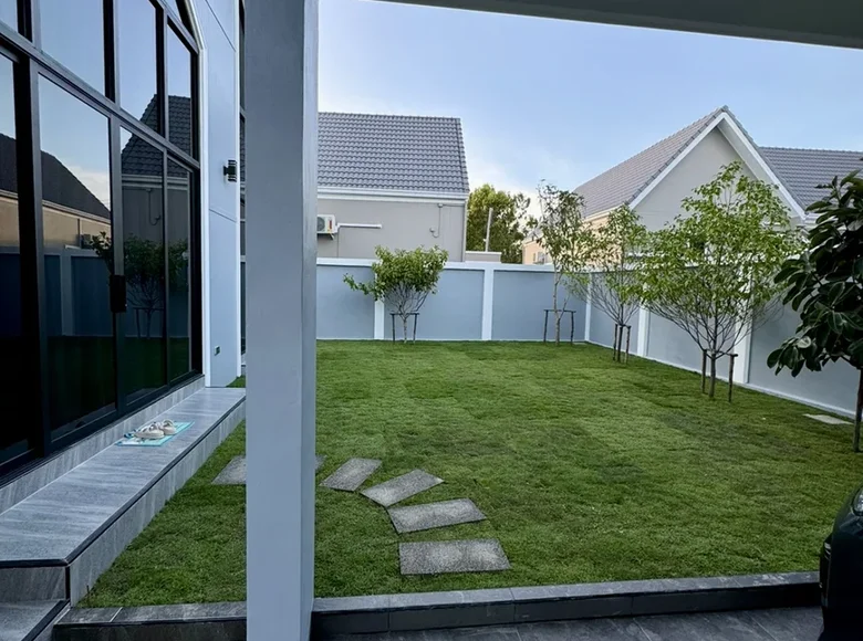 3 bedroom villa 450 m² Pattaya, Thailand