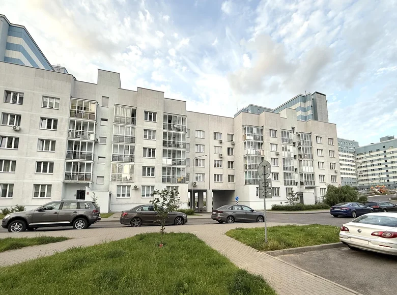 Квартира 3 комнаты 100 м² Минск, Беларусь