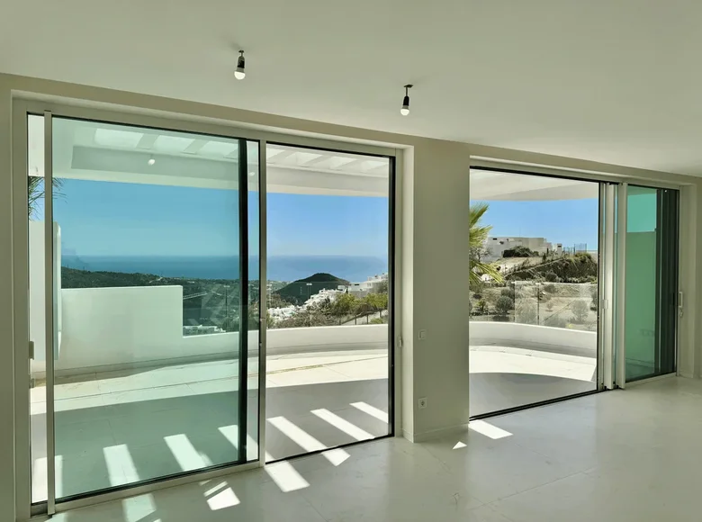 2 bedroom apartment 142 m² Ojen, Spain
