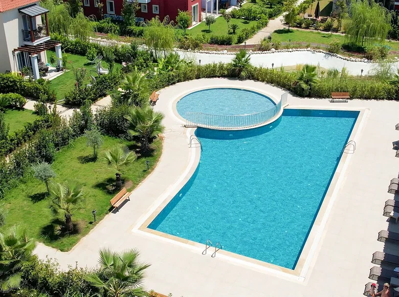 Mieszkanie 2 pokoi 65 m² Fethiye, Turcja
