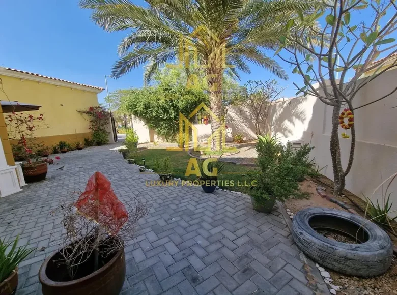 6 room villa 279 m² in Dubai, United Arab Emirates