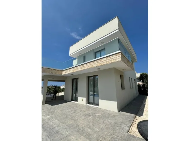 Villa de 4 dormitorios  Peyia, Chipre