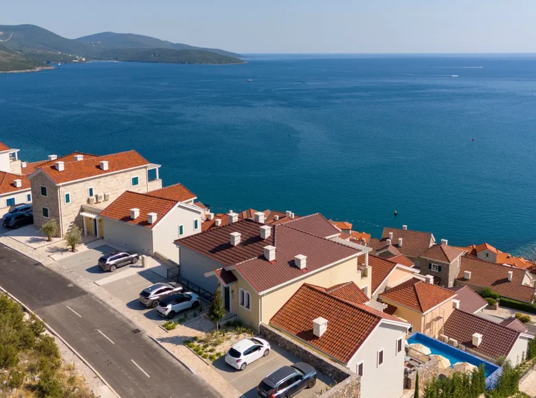 Mieszkanie 4 pokoi 105 m² Radovici, Czarnogóra