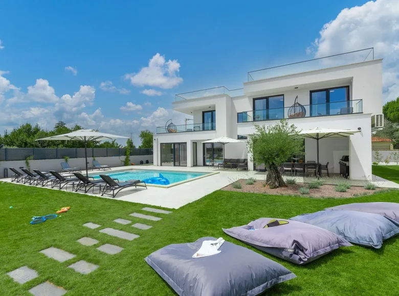 4 bedroom Villa 350 m² Grad Pula, Croatia