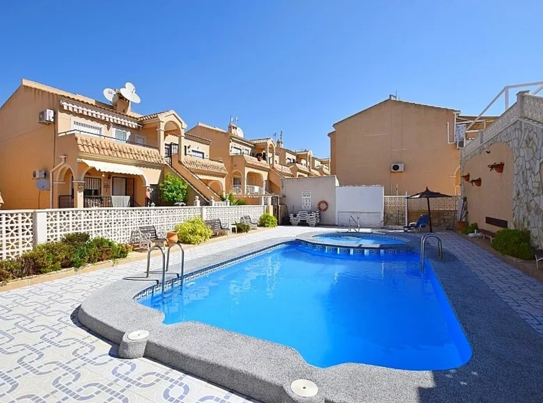 Bungalow z 2 sypialniami 110 m² Orihuela, Hiszpania