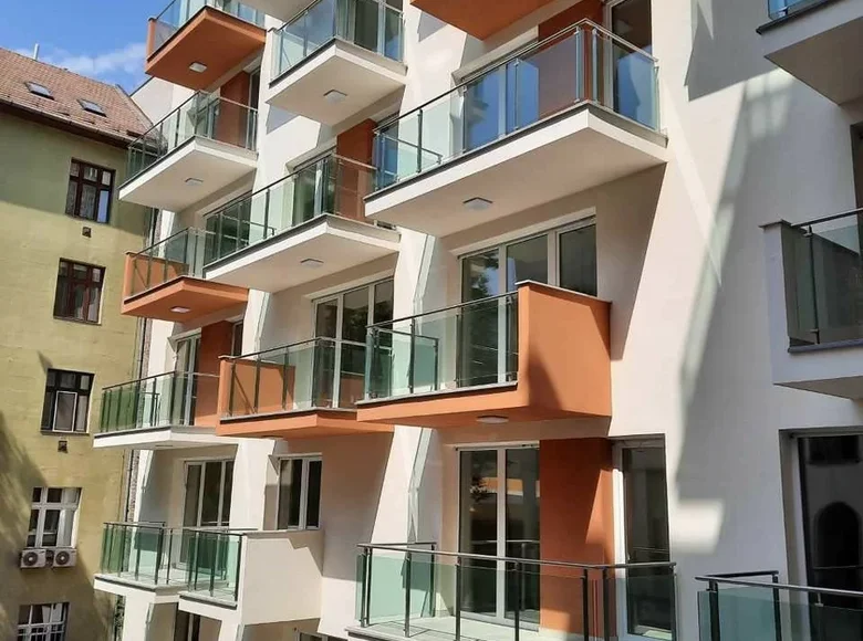 Edificio rentable 2 250 m² en Budapest, Hungría