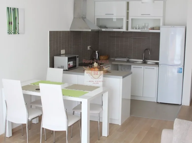 2 bedroom apartment 108 m² Dobrota, Montenegro