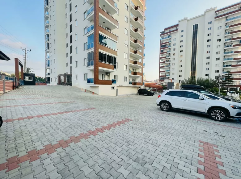 Mieszkanie 2 pokoi 85 m² Alanya, Turcja
