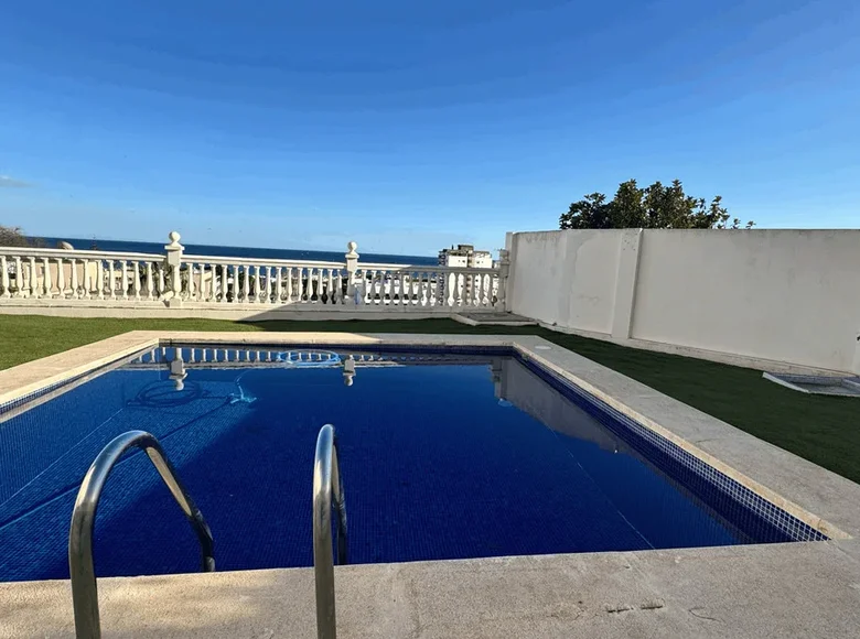 Mieszkanie 2 pokoi 170 m² Torremolinos, Hiszpania