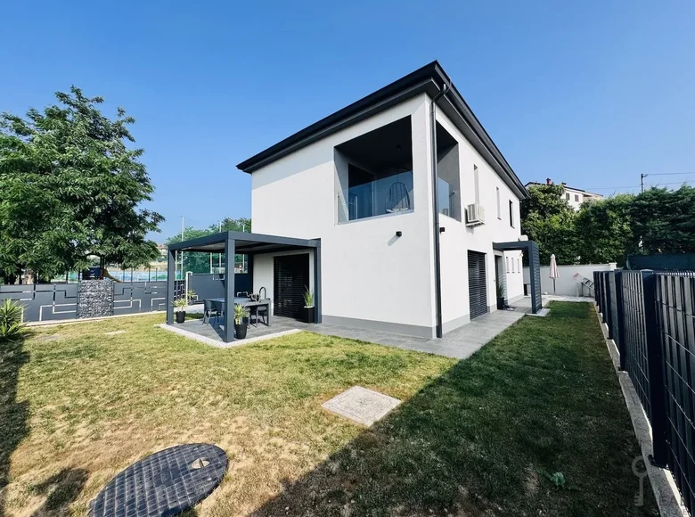 House 154 m² Koper, Slovenia