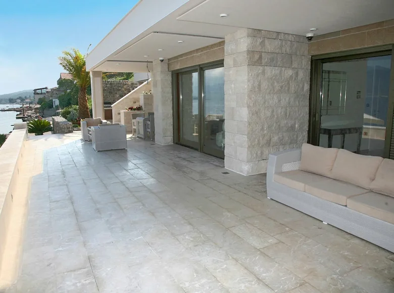 4 bedroom Villa 300 m² Krasici, Montenegro