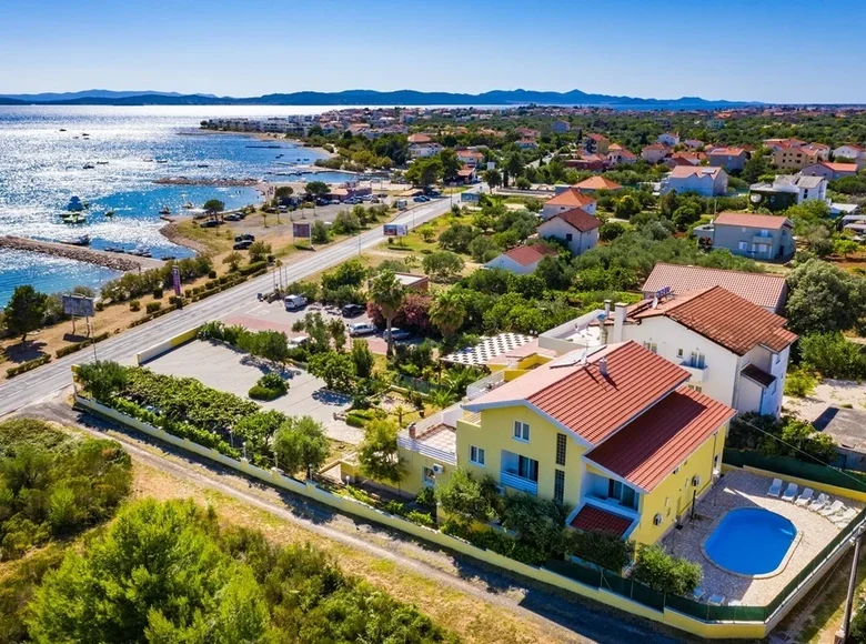 Willa 12 pokojów 885 m² Bashkia Durres, Albania