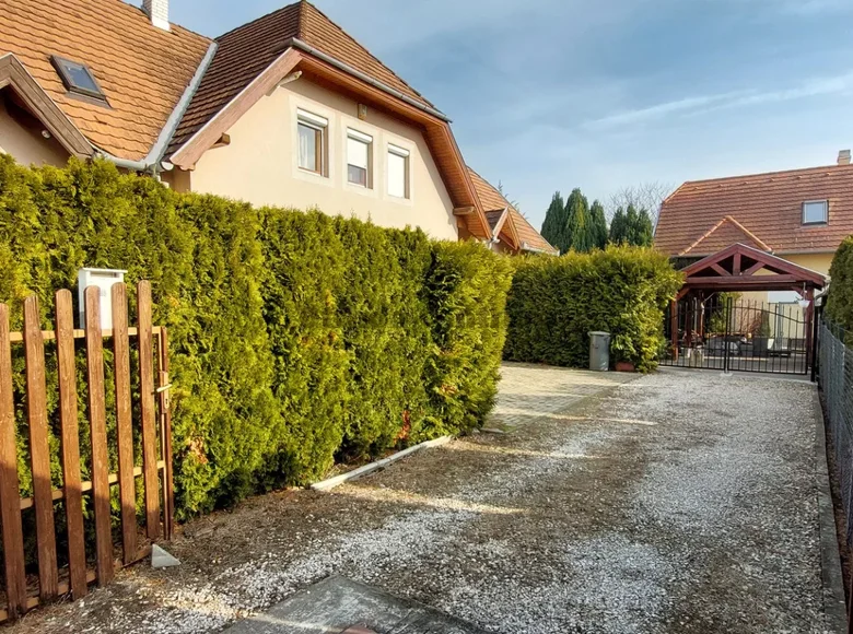 Dom 4 pokoi 75 m² Balatonakarattya, Węgry