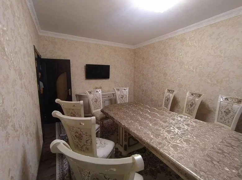 Kvartira 4 xonalar 90 m² in Shaykhontohur Tumani