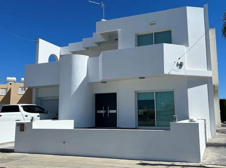 3 bedroom house 245 m² Paralimni, Cyprus