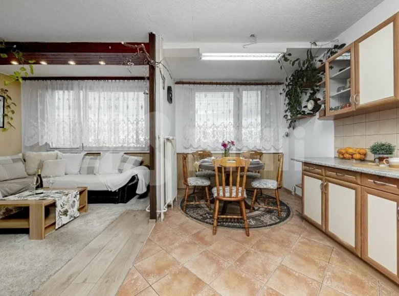 Wohnung 3 Zimmer 74 m² Bezirk Hauptstadt Prag, Tschechien