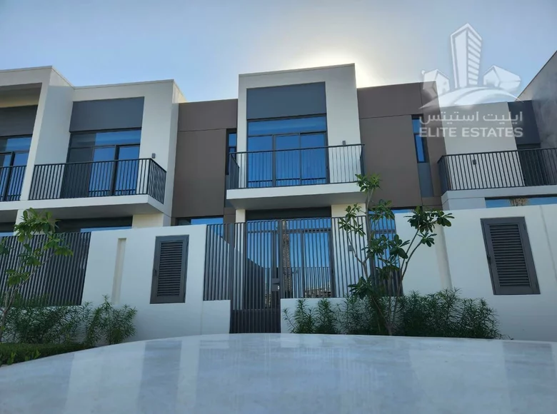 3 bedroom townthouse 144 m² Dubai, UAE