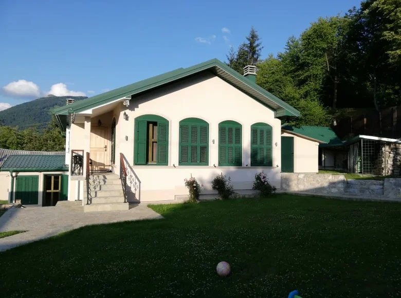 Casa 3 habitaciones 220 m² Kolasin, Montenegro