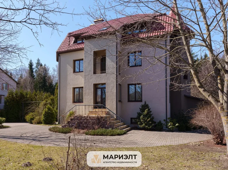 Cottage 476 m² Siomkava, Belarus
