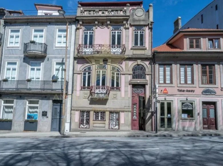 Entreprise établie 614 m² à Porto, Portugal