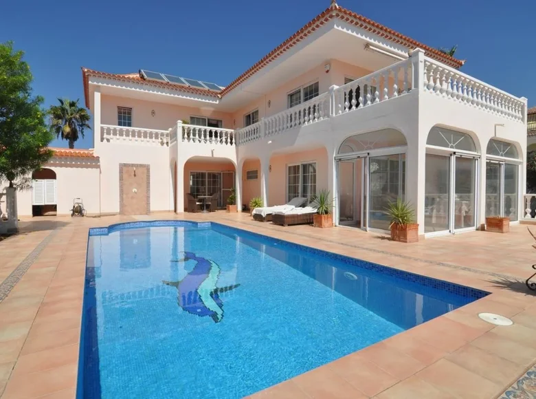 4 bedroom Villa 180 m² Adeje, Spain