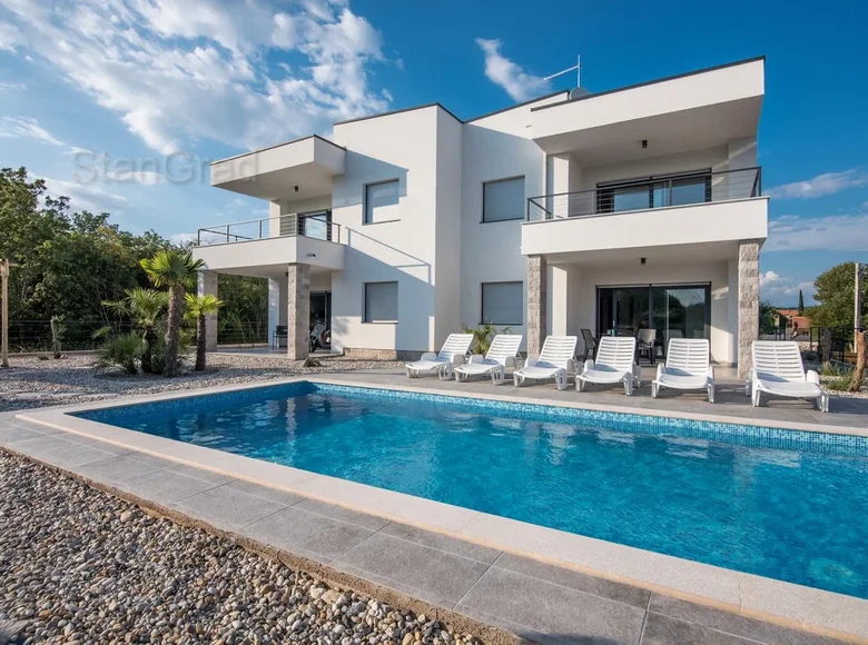 Casa 8 habitaciones 300 m² Krk, Croacia
