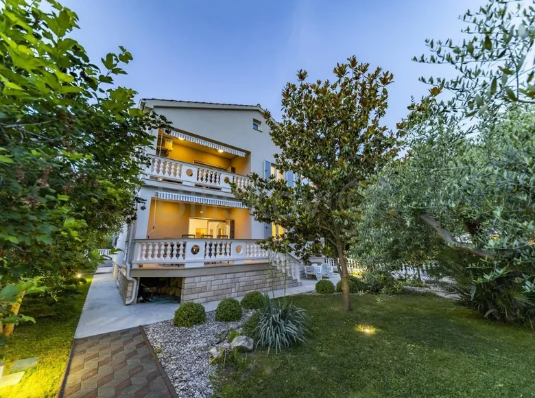 9 room house 265 m² Grad Zadar, Croatia