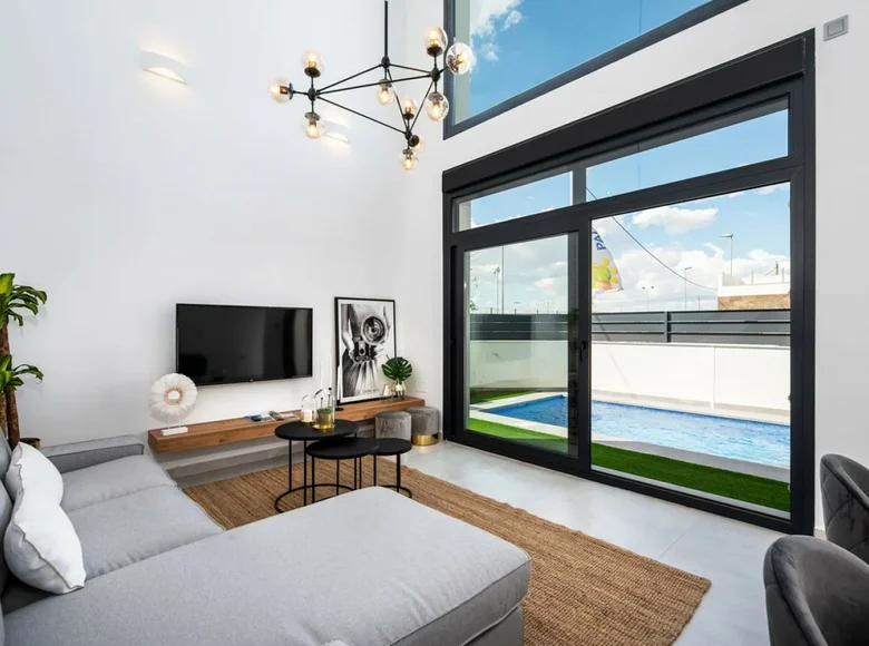 3-Schlafzimmer-Villa 139 m² Daya Nueva, Spanien